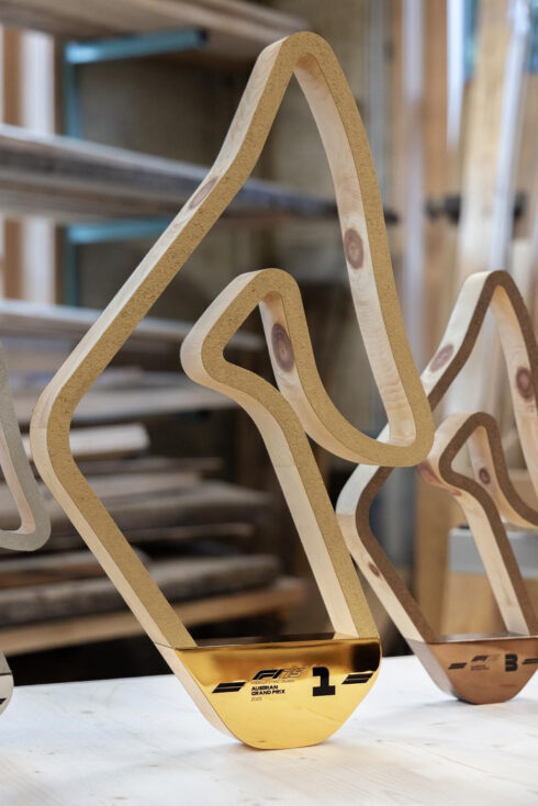 Red Bull Ring Formel1 Trophäe Bernd Kussmaul GmbH Gold und Bronze