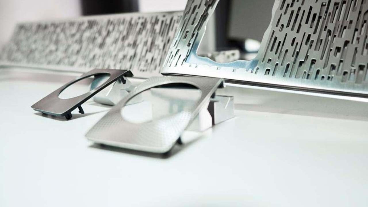 Detailaufnahme der Bernd Kussmaul GmbH Phantom 8 Armaturentafel „The Gallery“